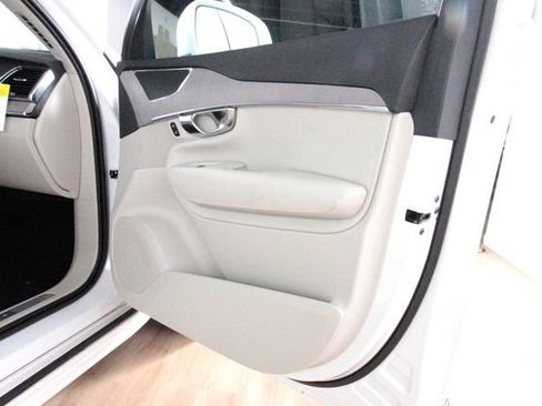 Certified 2025 Volvo XC90 B6 Plus w/ Protection Package Premier image 25