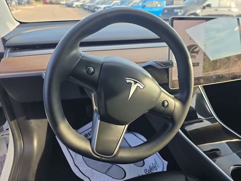 Used 2020 Tesla Model 3 Long Range image 22