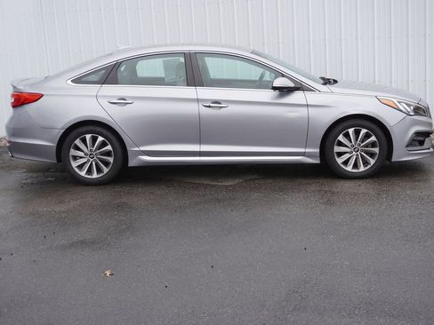 Used 2015 Hyundai Sonata Sport w/ Option Group 03 image 2
