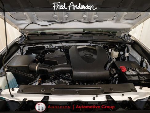 Used 2021 Toyota Tacoma SR5 RWD image 17