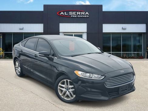 Used 2016 Ford Fusion SE image 1