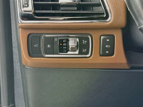 Used 2022 Lincoln Navigator L Reserve AWD/4WD image 10