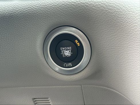 Used 2019 Chrysler Pacifica Touring-L Plus w/ Tire & Wheel Group image 22