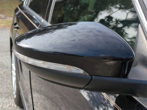 Used 2017 Volkswagen Passat 1.8T SEL Premium image 12