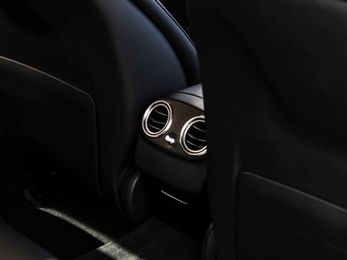 Used 2017 Mercedes-Benz E 300 image 39