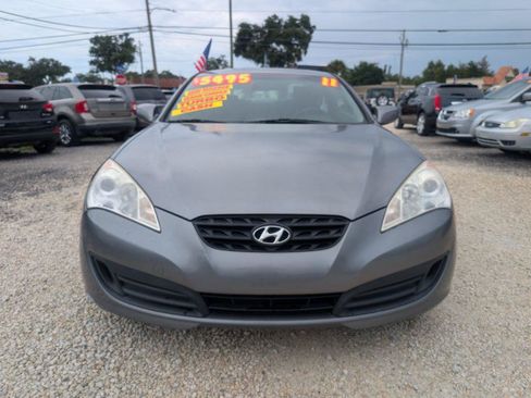 Used 2011 Hyundai Genesis 2.0T RWD image 2
