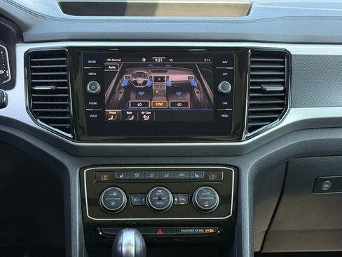 Used 2022 Volkswagen Atlas SEL R-Line image 29