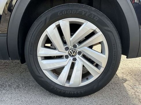 Used 2022 Volkswagen Atlas Cross Sport SE image 11