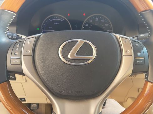 Used 2013 Lexus ES 300h w/ Luxury Pkg FWD image 21