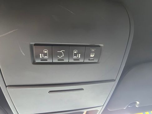 Used 2020 Dodge Grand Caravan SXT image 66