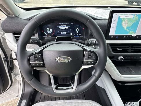 Used 2025 Ford Explorer Platinum w/ Ultimate Package AWD/4WD image 28