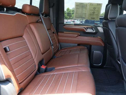 Used 2024 GMC Sierra 3500 Denali Ultimate AWD/4WD image 32