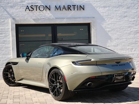 Used 2025 Aston Martin DB12 Coupe RWD image 2