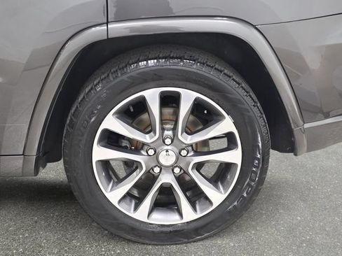 Used 2018 Jeep Grand Cherokee Overland AWD/4WD image 33