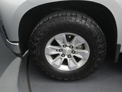 Used 2022 Chevrolet Silverado 1500 LT RWD image 9