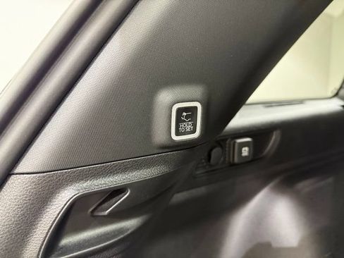 Used 2024 Jeep Grand Cherokee Limited AWD/4WD image 9