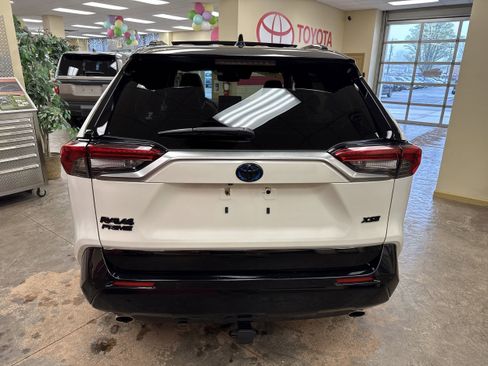 Used 2021 Toyota RAV4 XSE image 11