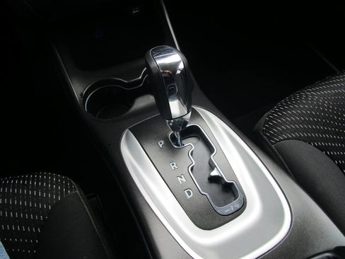 Used 2017 Dodge Journey SE image 13