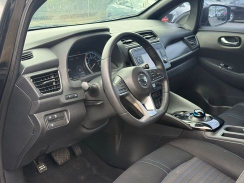 Used 2018 Nissan Leaf SV w/ SV All Weather Package FWD image 5
