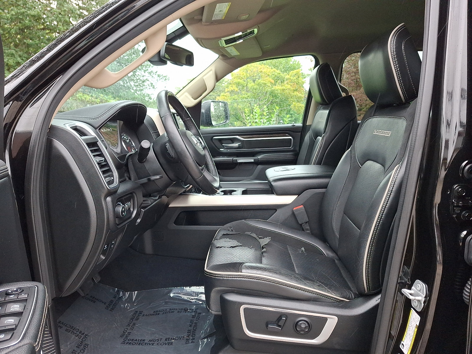 Used 2019 RAM 1500 Laramie AWD/4WD image 14