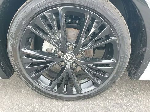 Used 2025 Toyota Prius Limited image 8