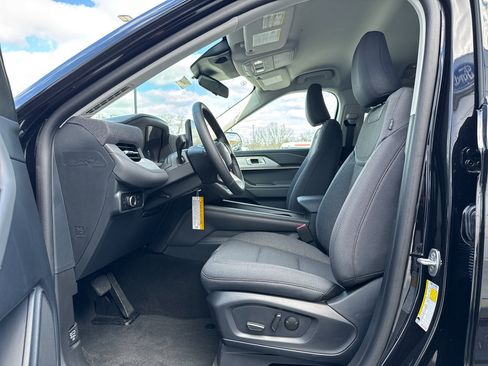 New 2026 Ford Explorer Active image 4