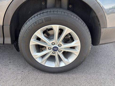 Used 2018 Ford Escape SE AWD/4WD image 6