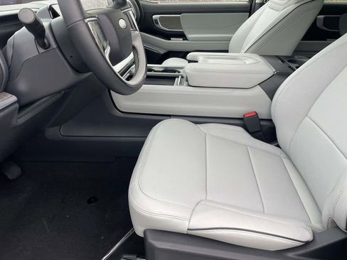 New 2025 Ford Expedition Platinum w/ Platinum Ultimate Package image 16