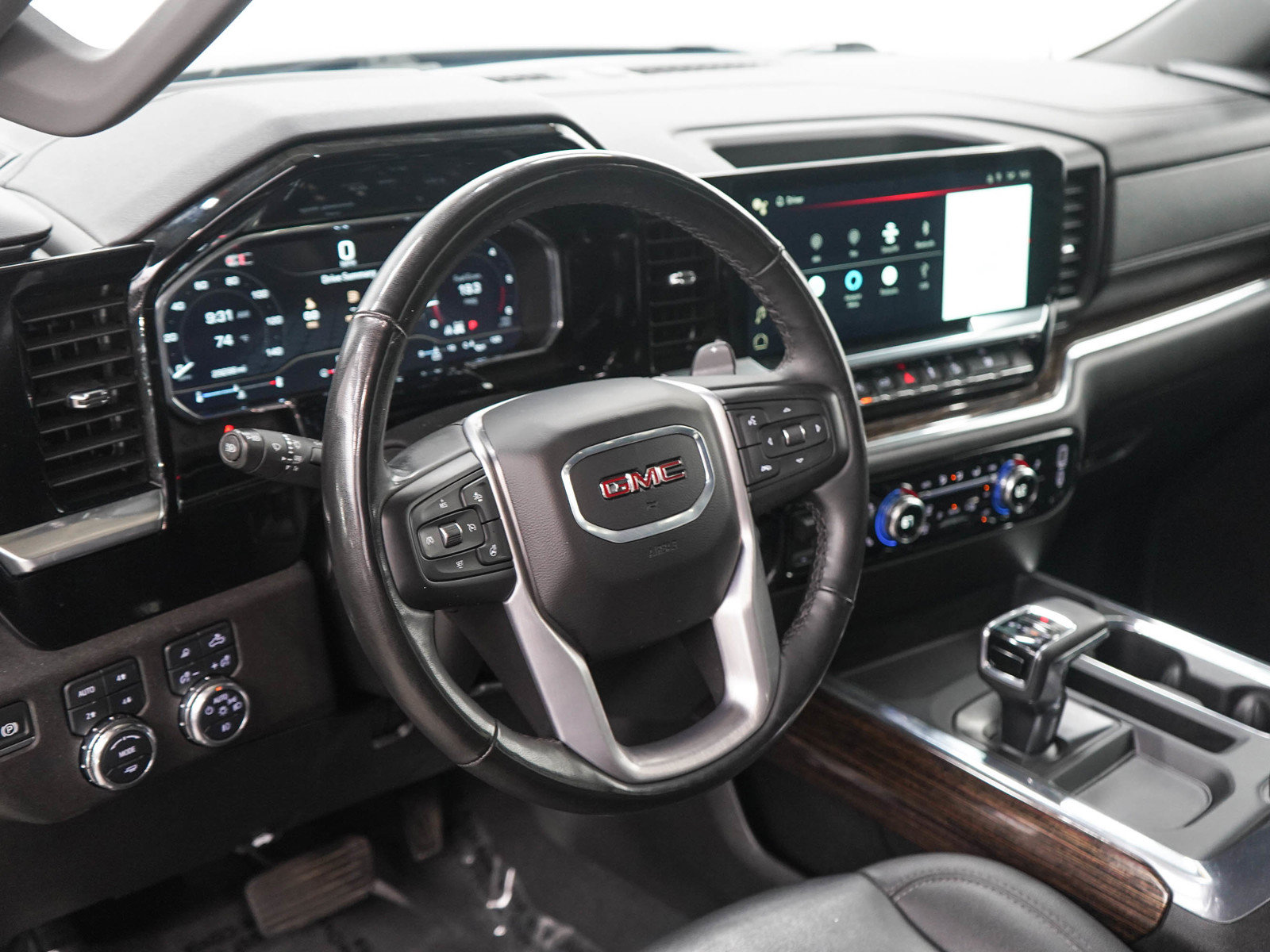Used 2024 GMC Sierra 1500 Elevation w/ Elevation Premium Package AWD/4WD image 19