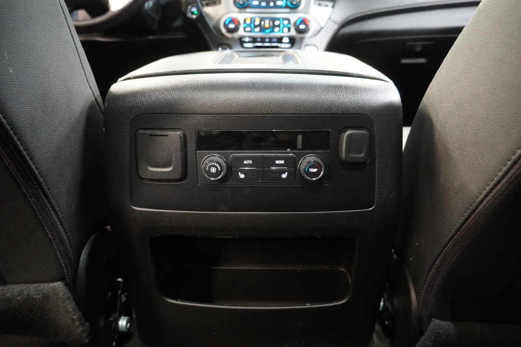 Used 2017 GMC Yukon SLT AWD/4WD image 32