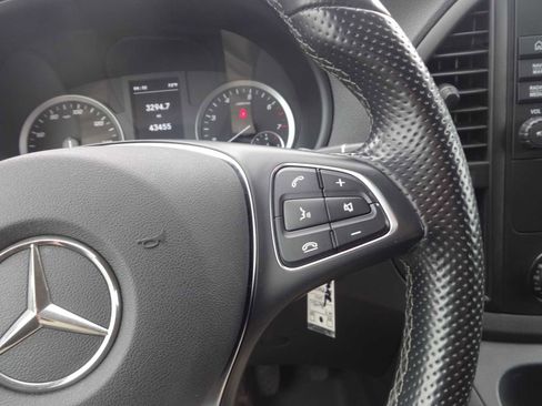 Used 2021 Mercedes-Benz Metris image 18