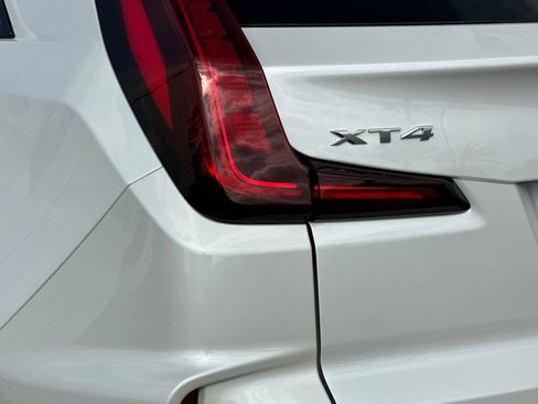 Used 2024 Cadillac XT4 Luxury w/ Cold Weather Package FWD image 38
