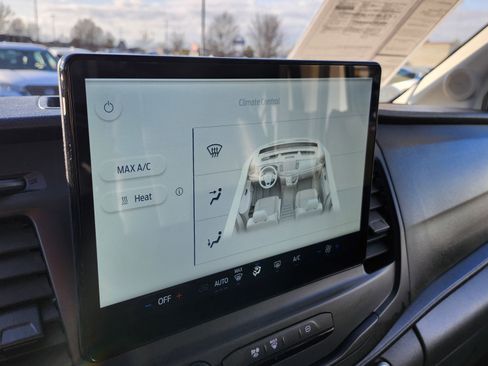 Used 2022 Ford E-Transit 148 High Roof Extended image 28