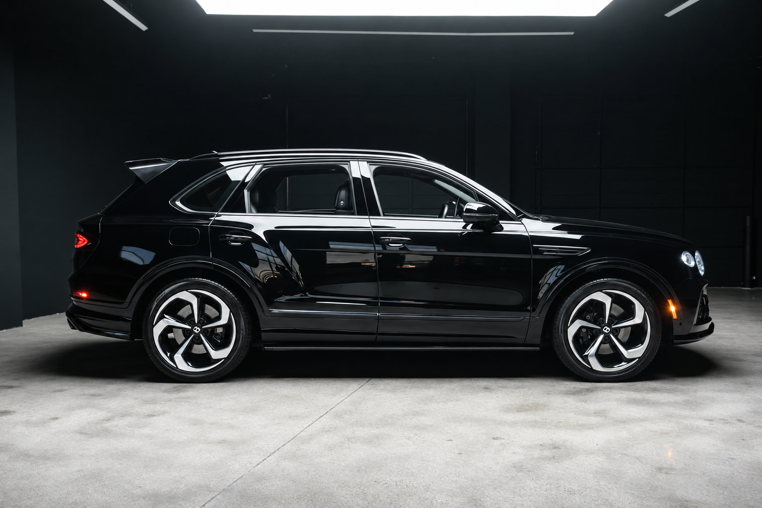 Used 2022 Bentley Bentayga AWD/4WD image 5