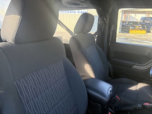 Used 2012 Jeep Wrangler Sport w/ Connectivity Group image 9