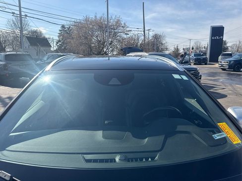 Used 2018 Volvo XC60 T5 R-Design w/ Convenience Package image 16