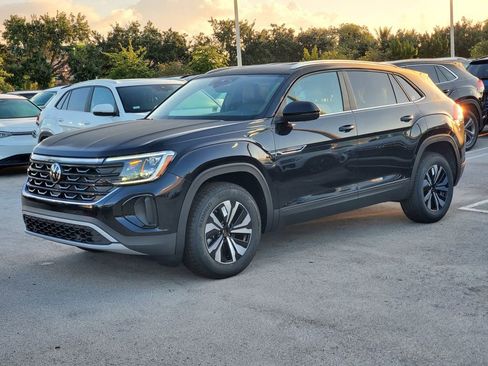 New 2026 Volkswagen Atlas Cross Sport SE image 3