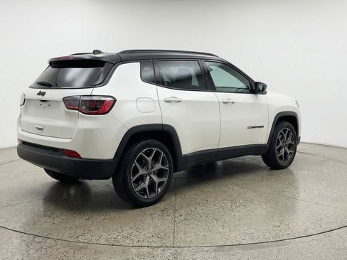 Used 2025 Jeep Compass Limited image 9