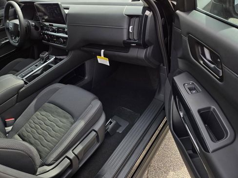 New 2026 Nissan Pathfinder SV image 7