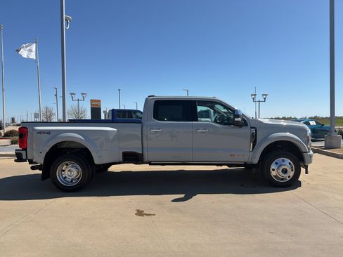 Used 2026 Ford F450 Platinum w/ Platinum Plus Package AWD/4WD image 8