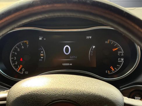 Used 2019 Jeep Grand Cherokee Limited AWD/4WD image 29