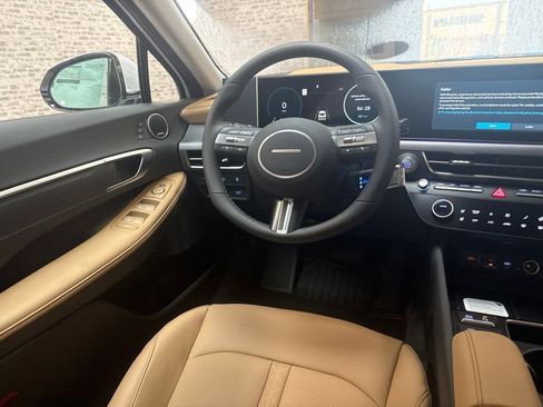 New 2026 Hyundai Sonata Limited FWD image 17