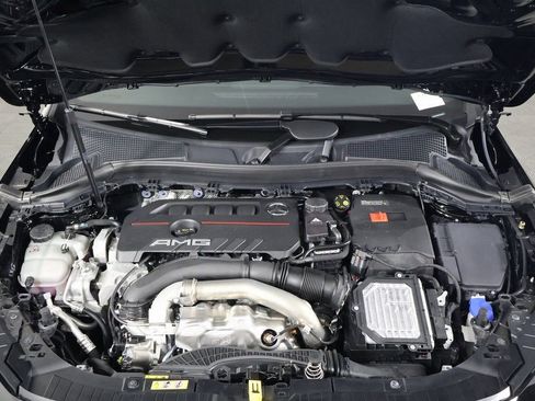 New 2026 Mercedes-Benz GLA 35 AMG 4MATIC image 9