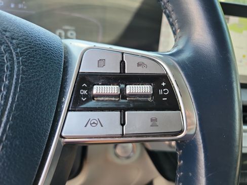 Used 2024 Kia Telluride EX w/ EX Captain's Chair Package FWD image 27
