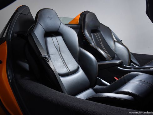 Used 2020 McLaren 570S Spider image 27