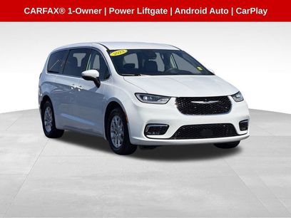 Used 2023 Chrysler Pacifica Touring-L