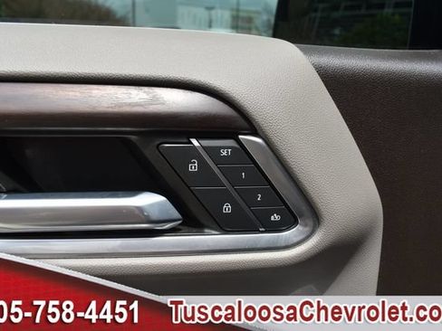 Used 2022 GMC Sierra 1500 SLT w/ X31 Off-Road Package AWD/4WD image 18