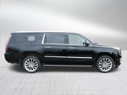 Used 2019 Cadillac Escalade ESV Premium Luxury image 8