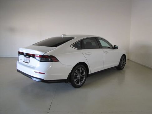 Used 2023 Honda Accord EX image 25