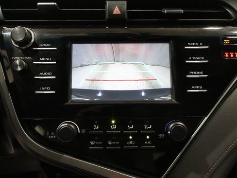 Used 2018 Toyota Camry LE FWD image 24